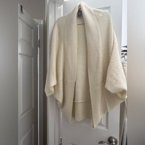 Vince Camuto, one size, never worn, except to try on.